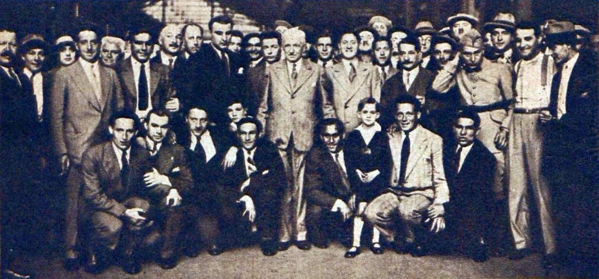 Jules Rimet e a seleção francesa em junho de 1930, antes de partir para Montevidéu